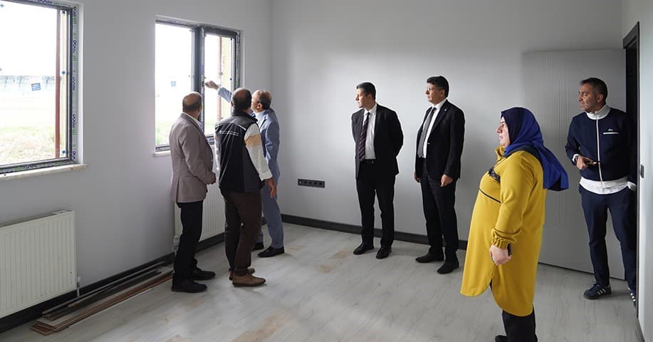 Rektör Çakmak, Spor Bilimleri Fakültesi Yeni Hizmet Binasını ve Akademik Dönemi İnceledi