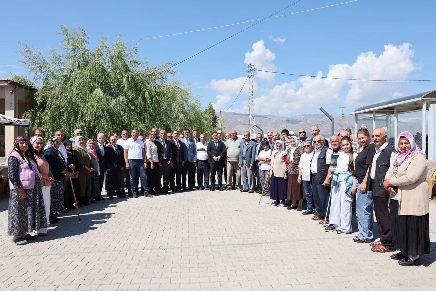 Vali Aydoğdu, Cemal Gürsel Mahallesi'nde Yerinde Vatandaş Taleplerini İnceledi