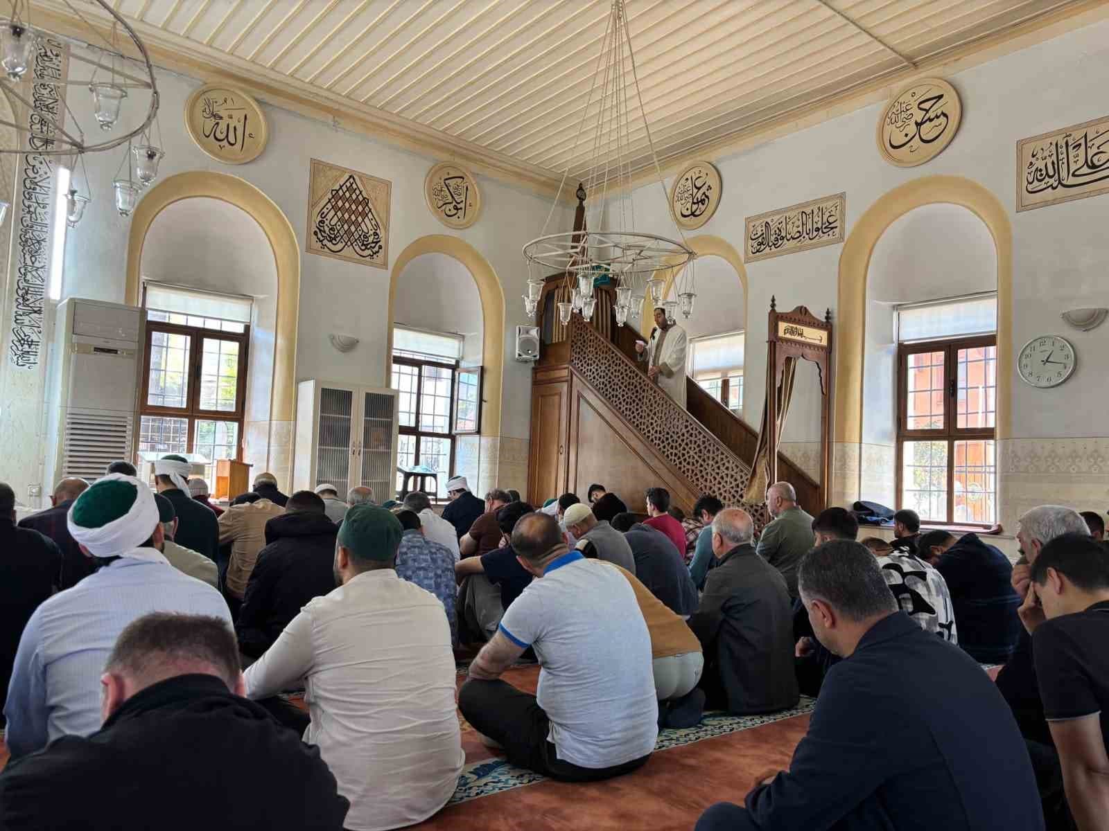 Cuma Hutbesinde Sosyal Medya Kullanımına Dair Önemli Uyarılar