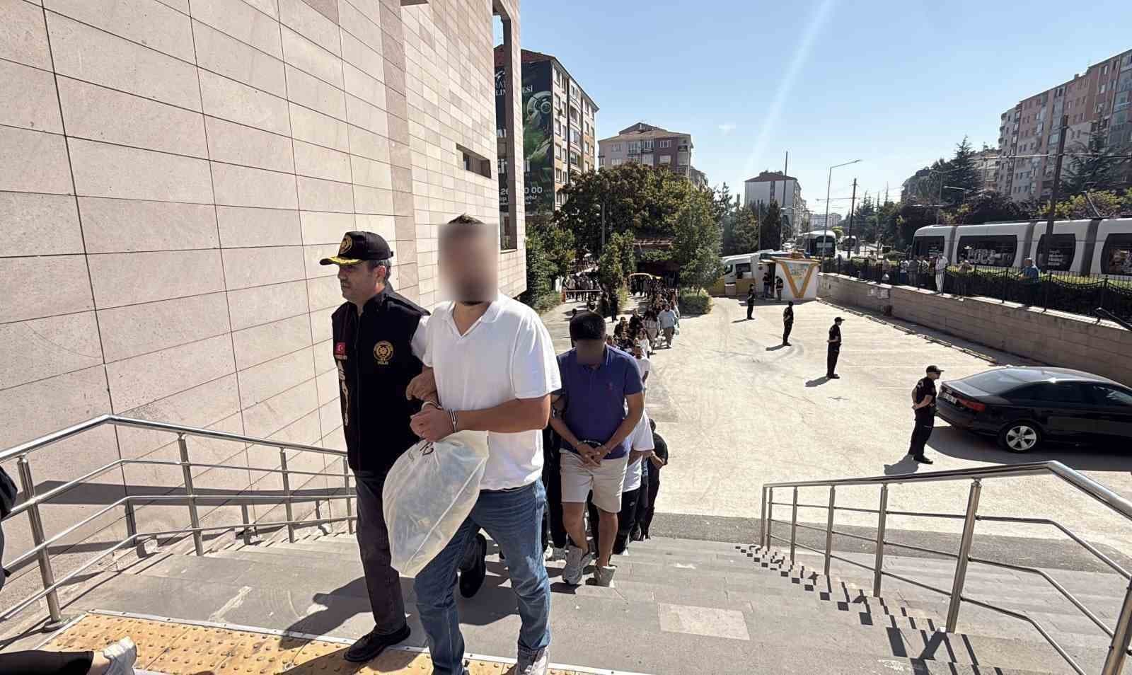 Eskişehir Merkezli 19 İlde Modem Dolandırıcılığı Operasyonu: 116 Milyon TL'lik Haksız Kazançla 53 Kişi Tutuklandı
