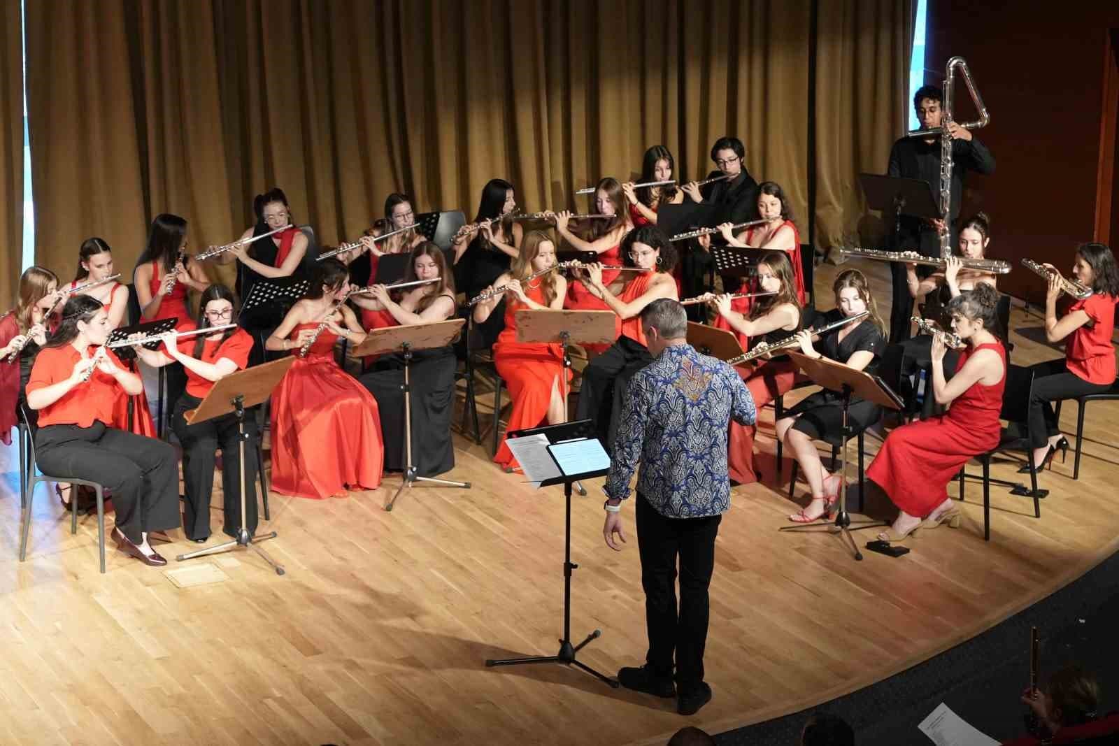 İstanbul Uluslararası Yaz Müzik Akademisi Finalinde Müzik Şöleni Gerçekleşti
