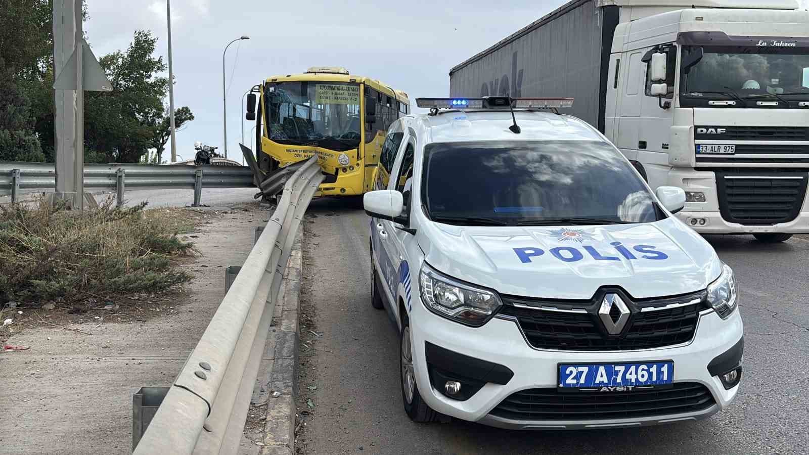 Gaziantep'te Halk Otobüsü Kazası: 9 Kişi Yaralandı