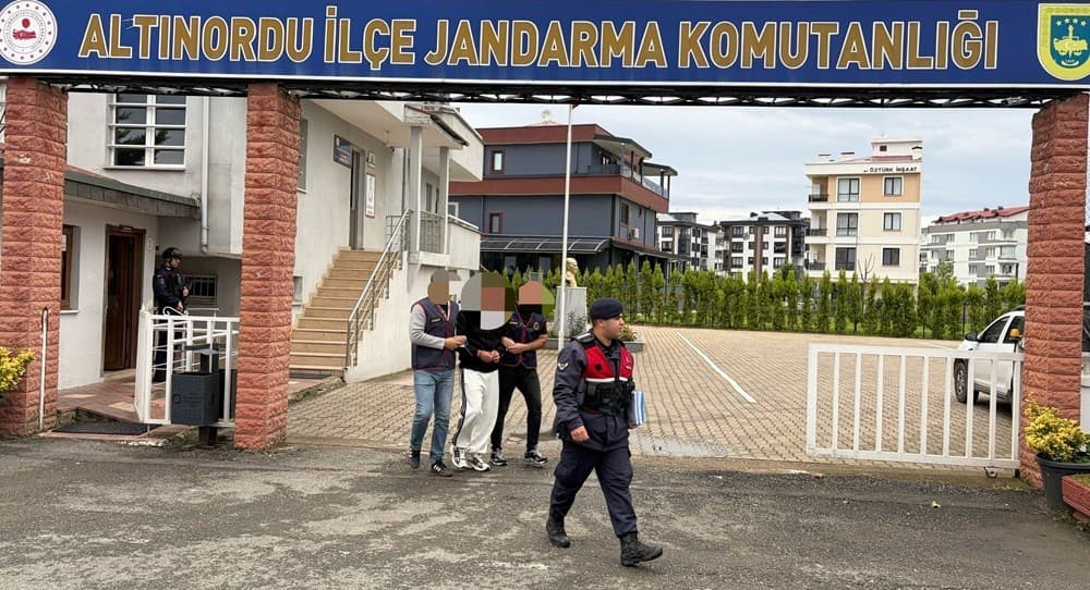 Ordu'da Evden Hırsızlık Şüphelileri Tutuklandı: Altın ve Nakit Para Çalınması