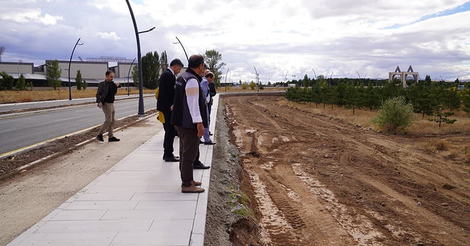 ETÜ Rektörü Çakmak, Kampüs Yerleşkesini İnceledi