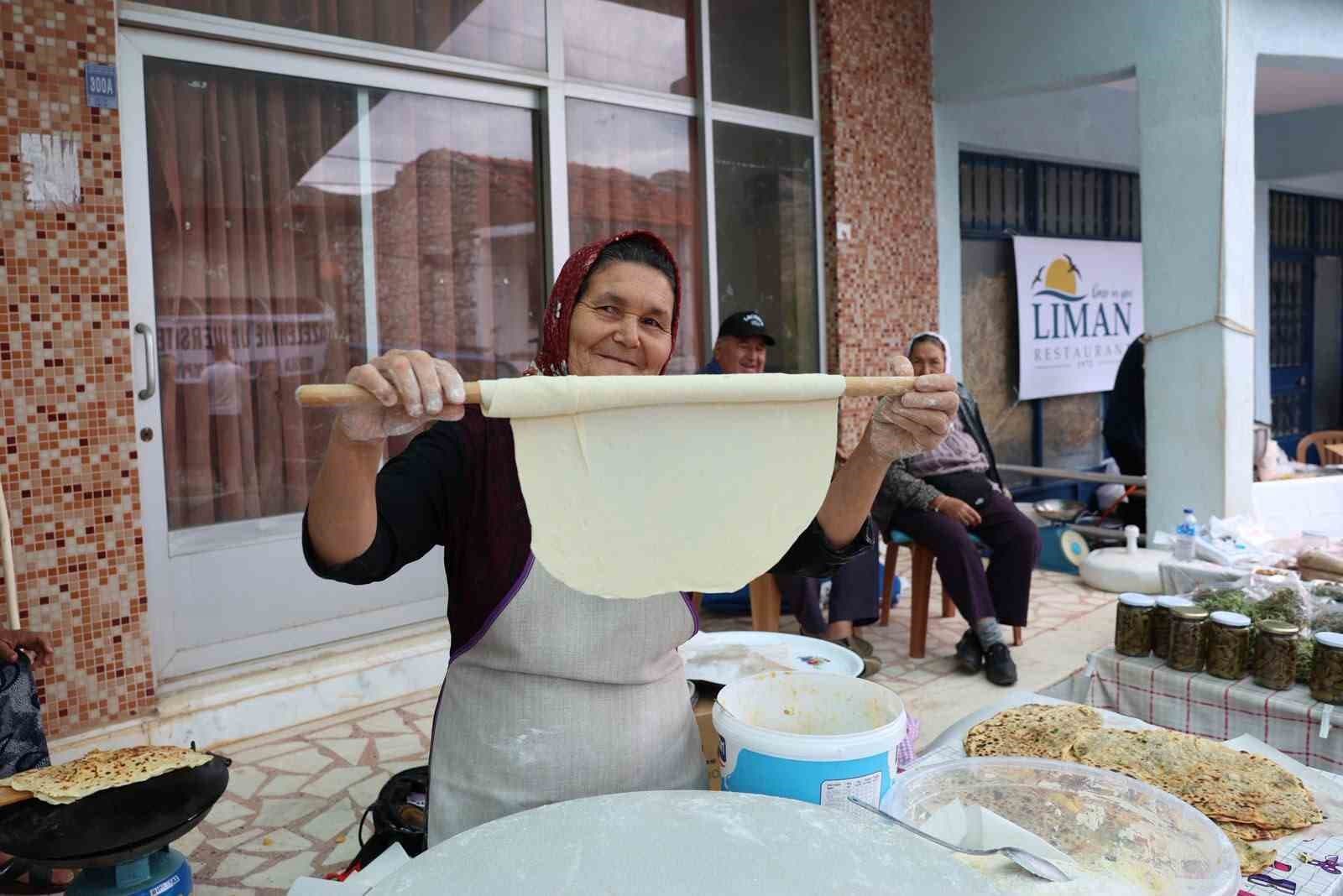 Taşlıca'nın Yerel Ürünleri, Deniz Ürünleri Festivali'nde Sergilendi
