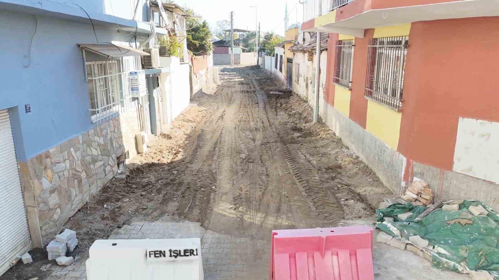 Sümer Mahallesi'nde Yol Yenileme Çalışmaları Devam Ediyor