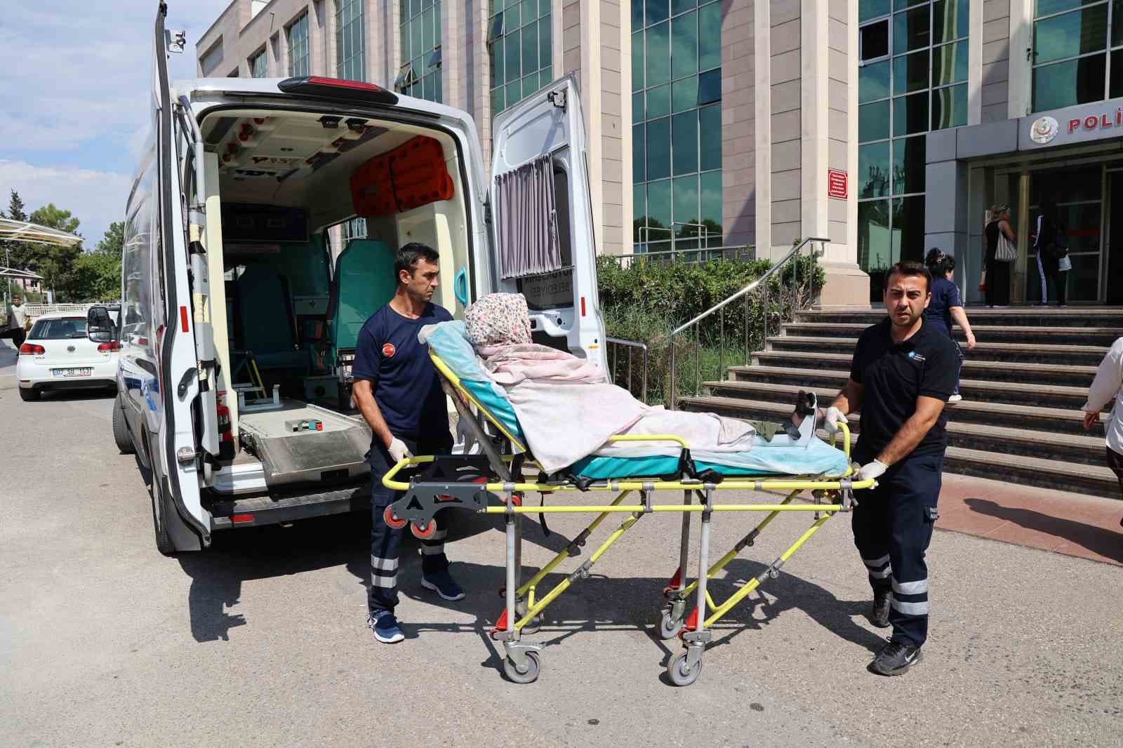 Hastalar Evde Muayene Ediliyor, Sağlık Kuruluşlarına Naklediliyor