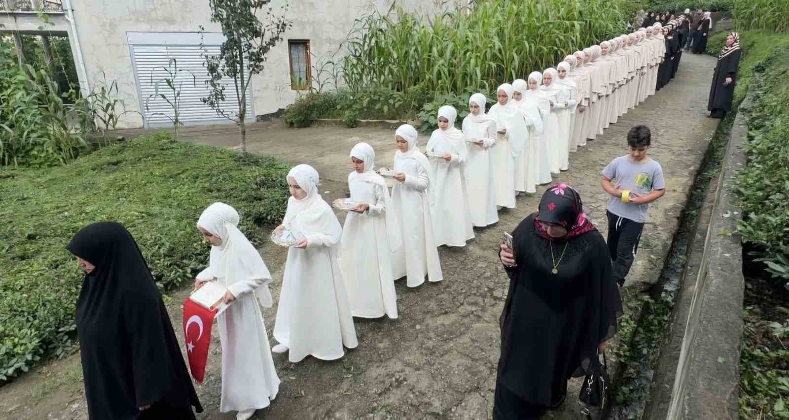 Zeno'da Kız Hafızlar, Yoğun Eğitim Sonrası İcazetlerini Aldı