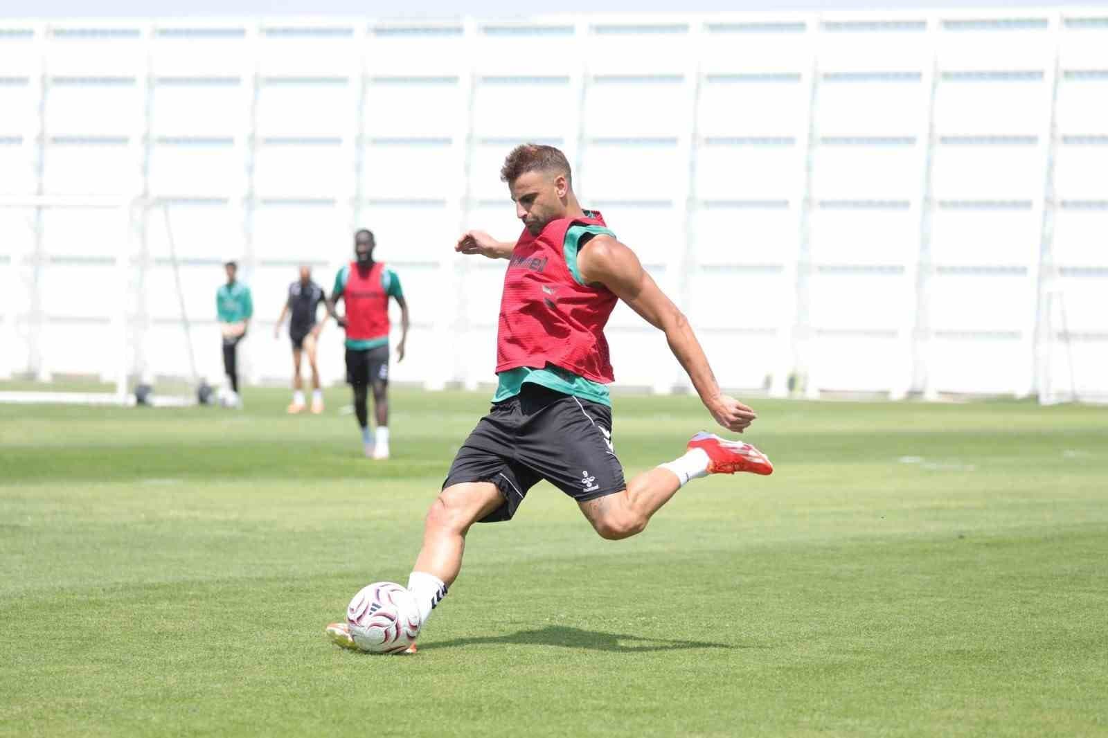 Konyaspor, Fenerbahçe Maçı İçin Hazırlıklarını Devam Ettiriyor