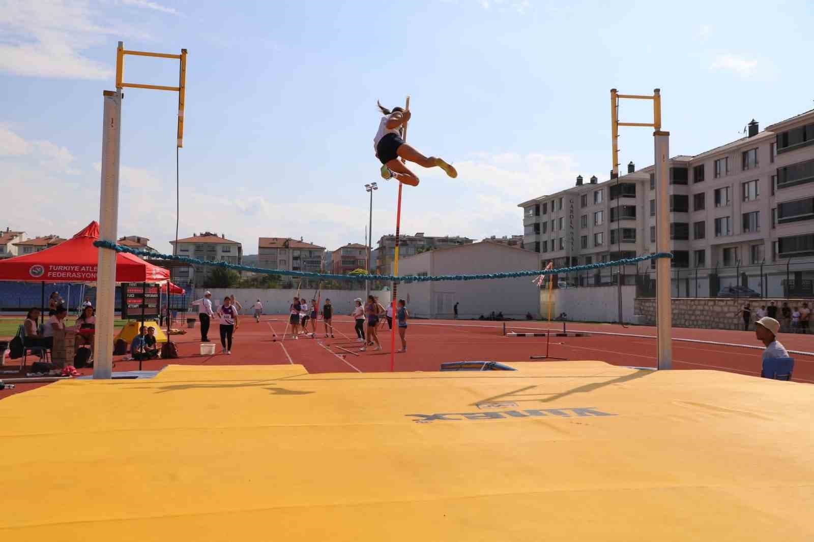 Kütahya'da 30 Ağustos Zafer Kupası Atletizm Yarışmaları Tamamlandı
