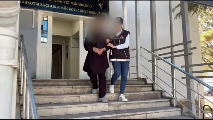 Mide ve Bağırsaklarından Yarım Kilogram Uyuşturucu Ele Geçirildi