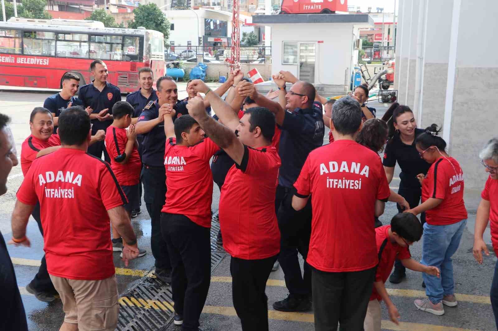 Adana'da Özel Çocuklar İtfaiyecilik Mesleğini Keşfetti