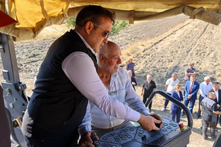 Bilecik Köy Yollarında Sıcak Asfalt Projesi Devam Ediyor: 40 Kilometre Daha Tamamlandı