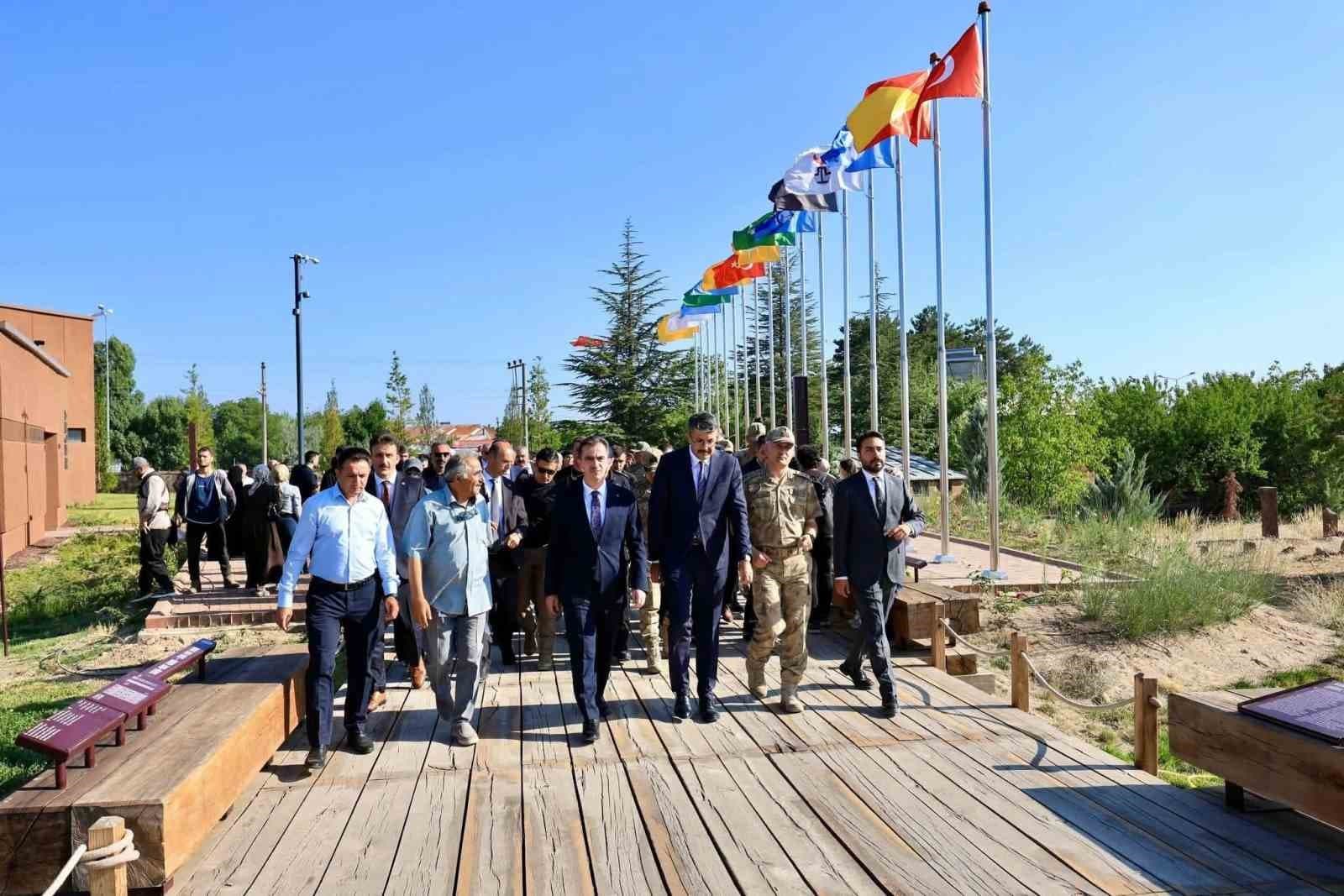 Bakan Yardımcısı Çelik, Ahlat'ta Anma Programları Öncesi Güvenlik Tedbirlerini Değerlendirdi