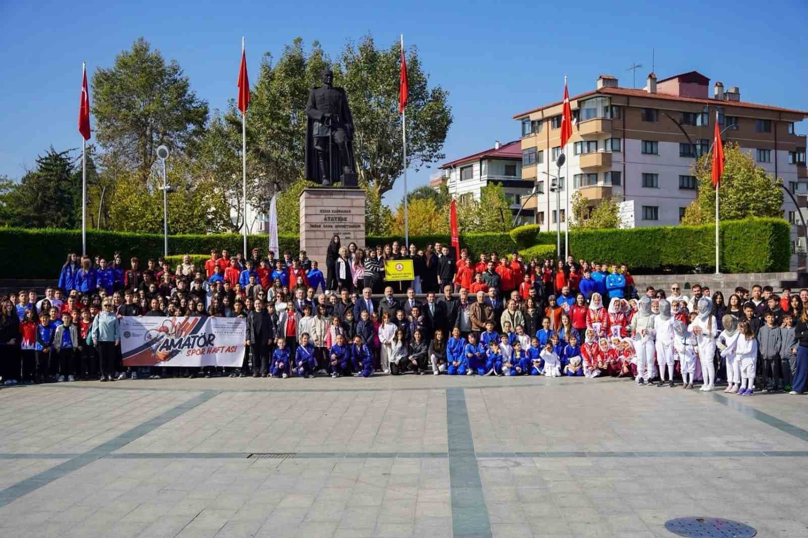 Bolu'da Amatör Spor Haftası Yürüyüşle Başladı