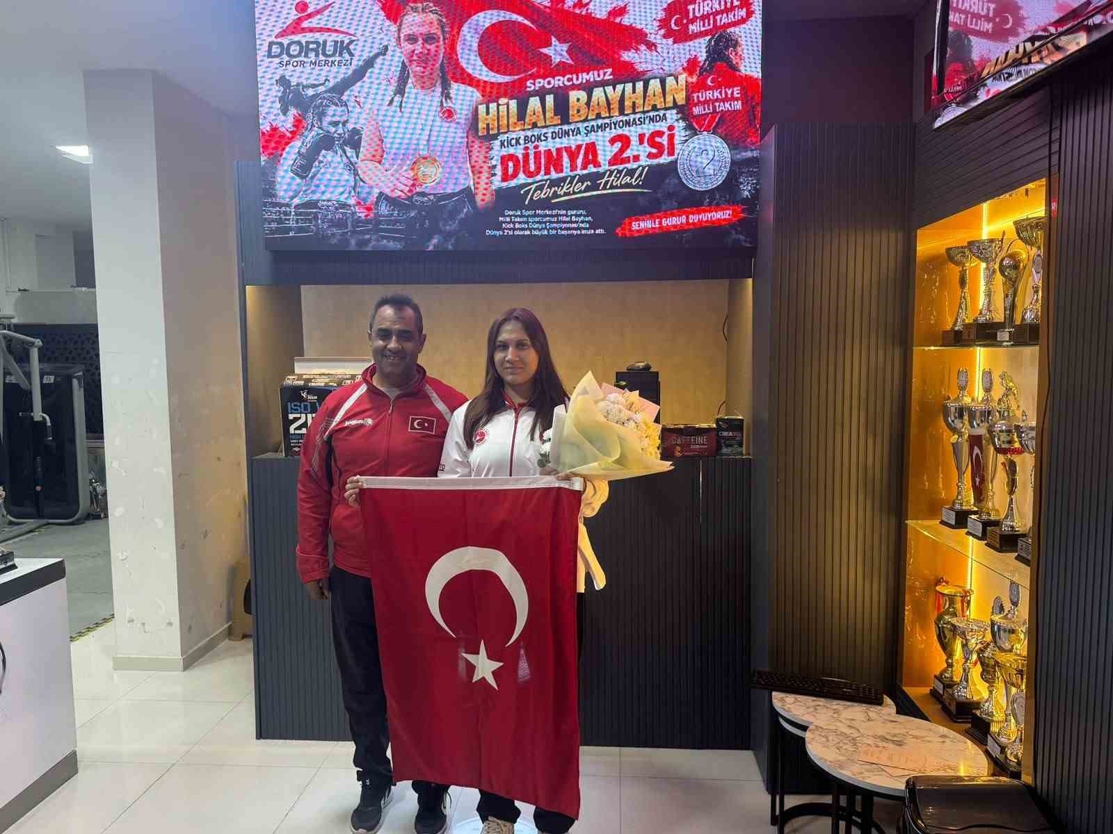 Dünya İkincisi Hilal Bayhan'a Resmi Karşılama