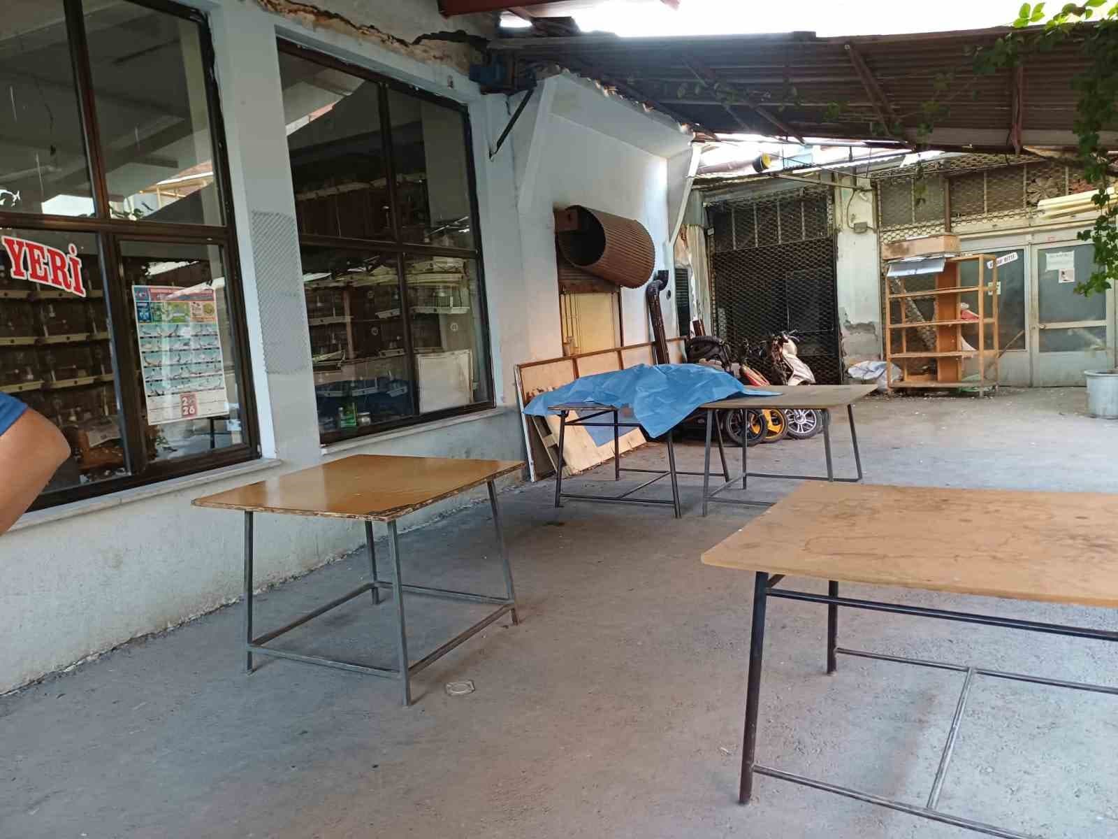 Manisa'da Kahvehanede Şüpheli Ölüm: Olayla İlgili İki Kişi Gözaltına Alındı