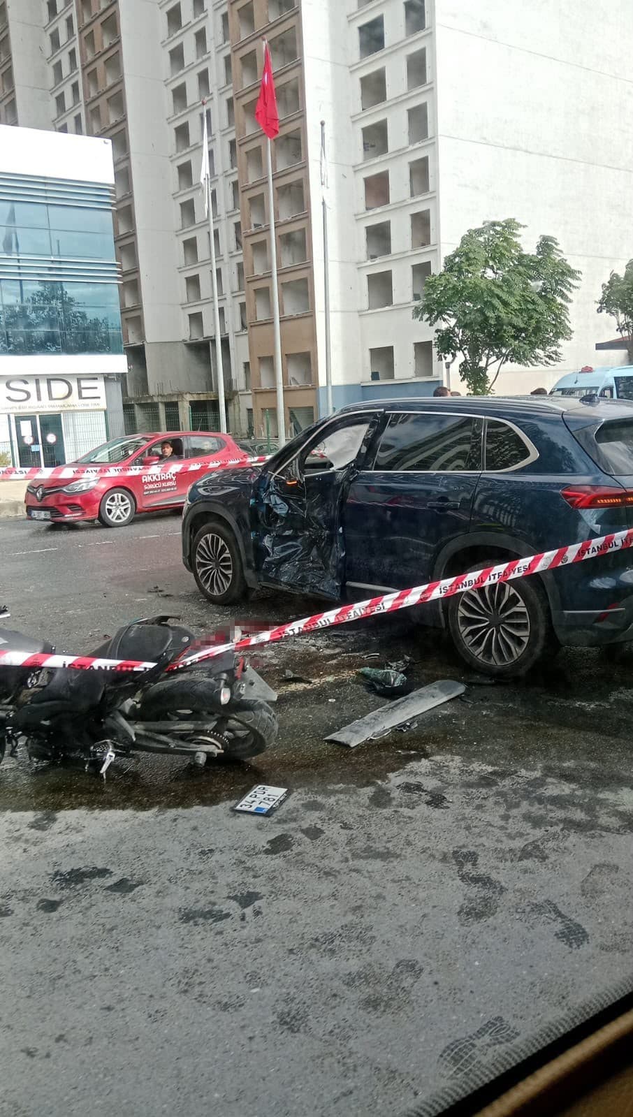 Esenyurt’ta Motosiklet ve Otomobil Çarpıştı: 19 Yaşındaki Sürücü Yaşamını Yitirdi