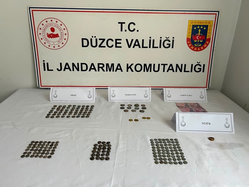 Düzce'de Tarihi Eser Operasyonu: 196 Sikkeye El Konuldu