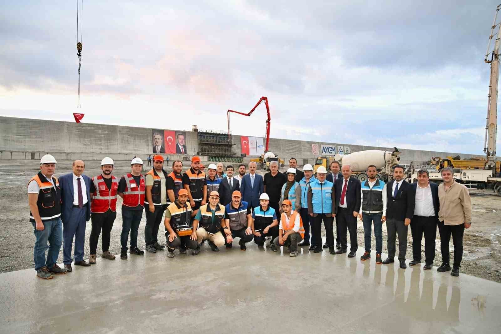 Bakan Uraloğlu: İyidere Lojistik Limanı, Doğu Karadeniz'in Stratejik Geleceğine Kilit Vuruyor