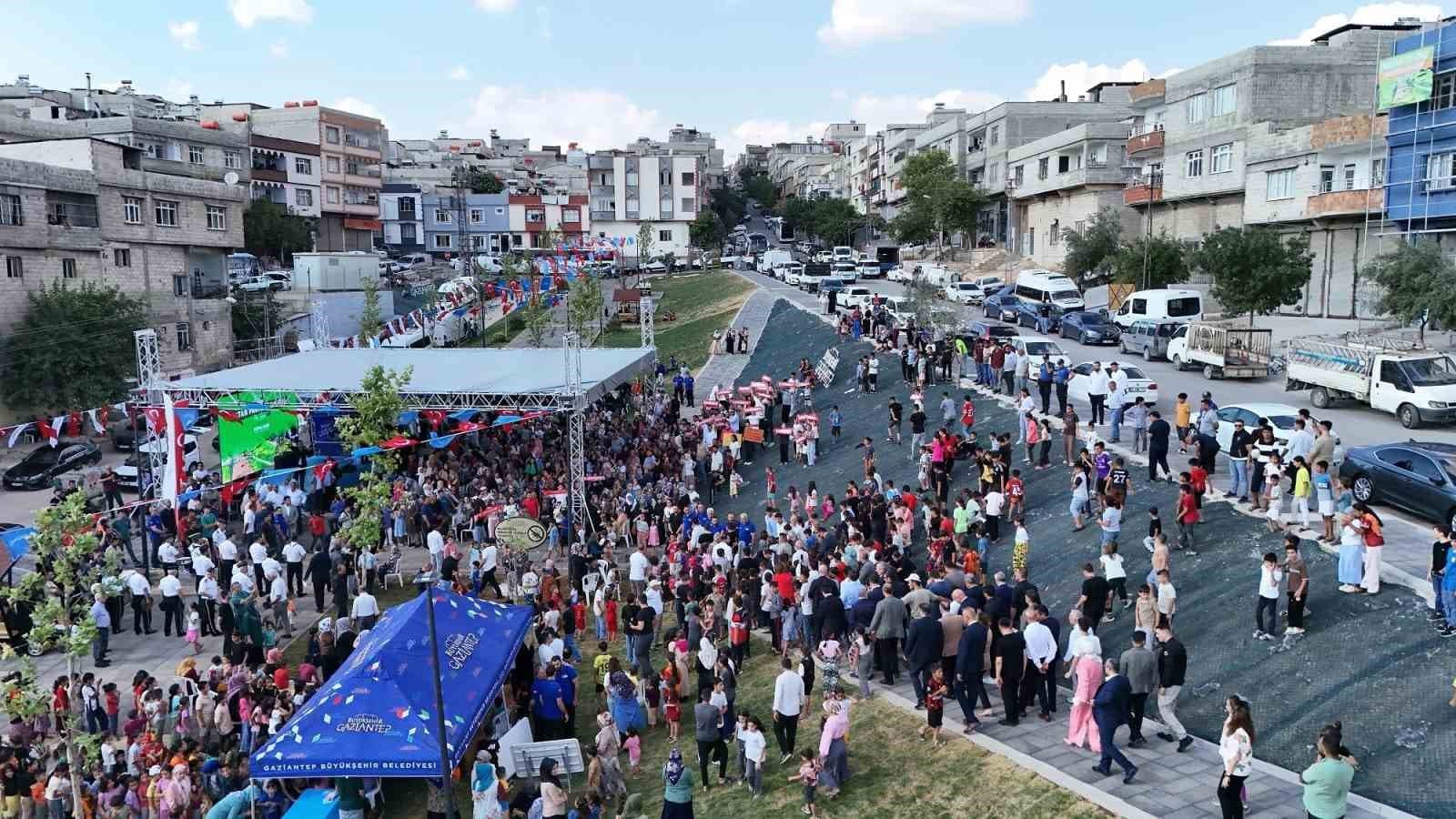 Gaziantep Büyükşehir Belediyesi, Vatan Mahallesi'nde 7 Bin Metrekarelik Yeni Parkı Hizmete Açtı