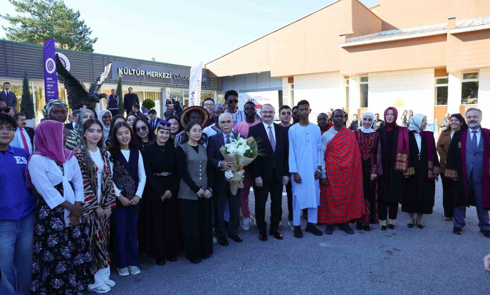 Atatürk Üniversitesi 2026-2027 Akademik Yılı Görkemli Bir Törenle Başladı