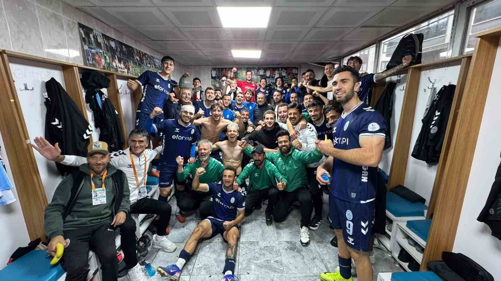 TFF 3. Lig'de Pazarspor, Küçükçekmece Sinopspor'u 3-1 Devirdi