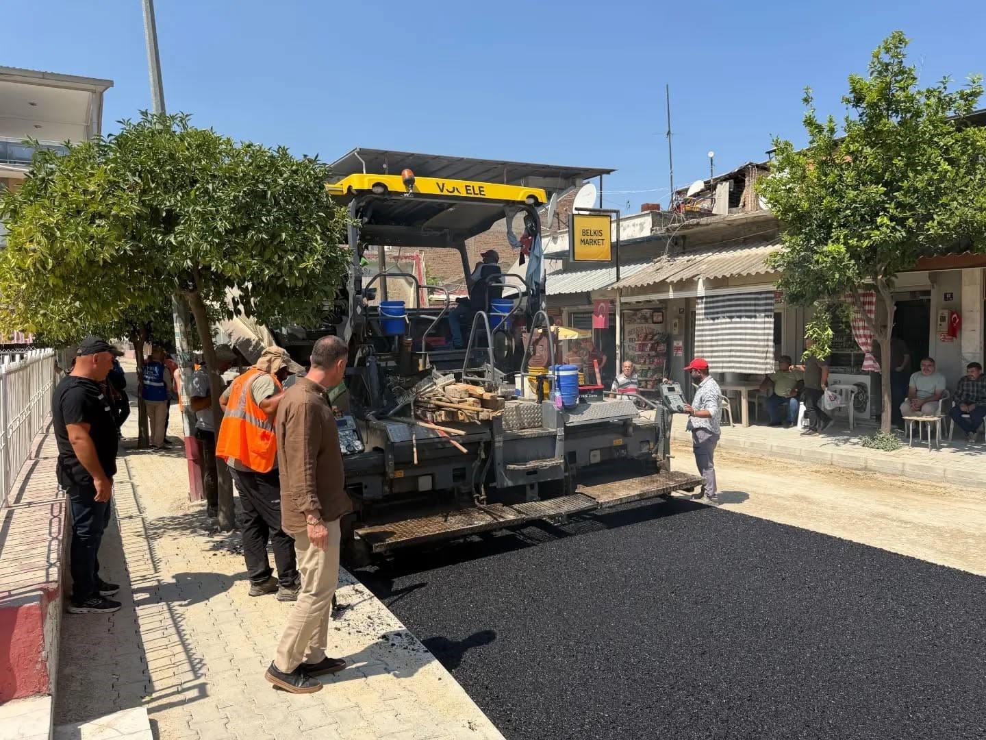 Yenipazar'da Yörükali Efe Caddesi'nde 2. Aşama Sıcak Asfalt Serimi Başladı