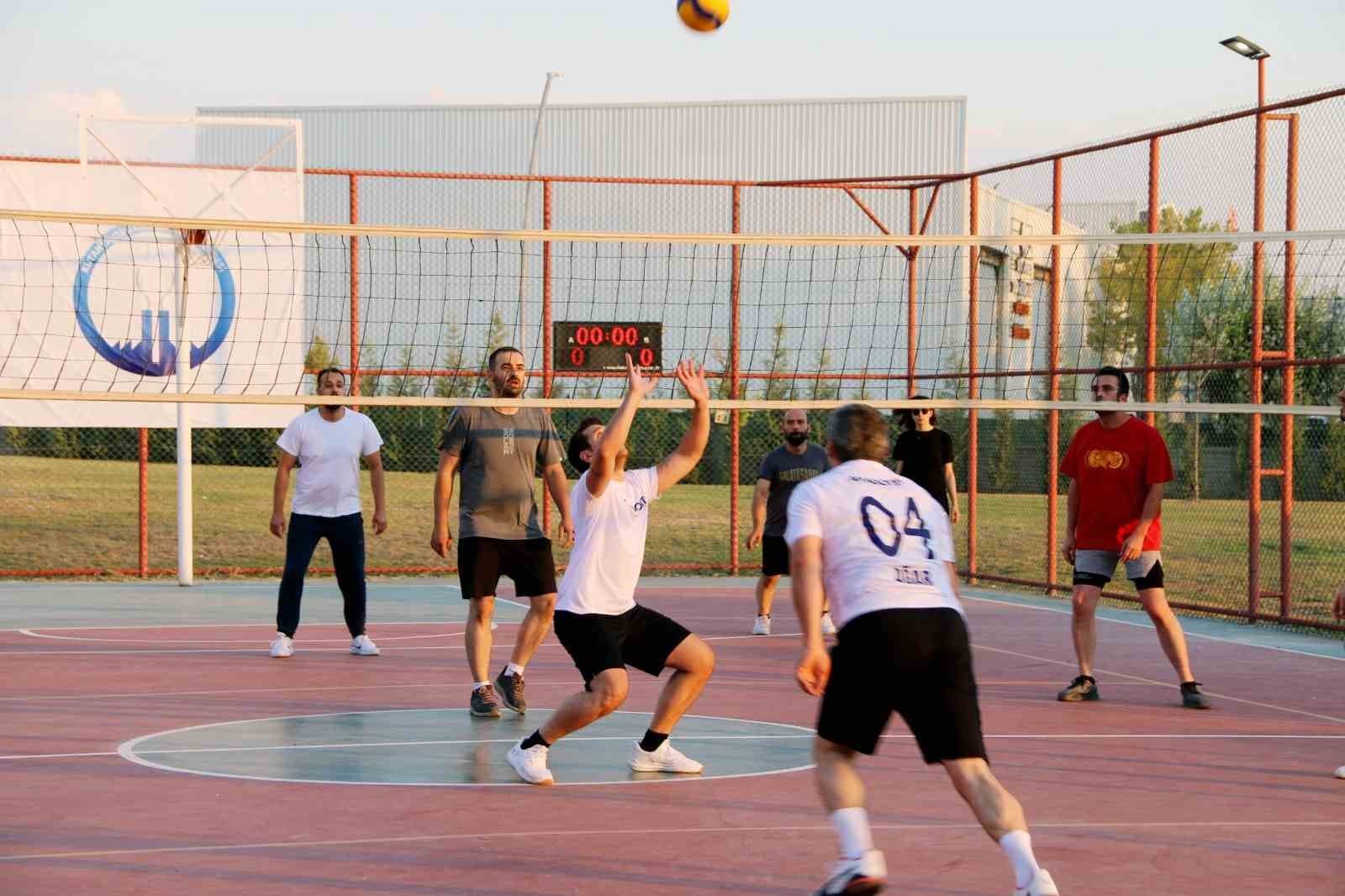 Kütahya OSB Voleybol Turnuvası Sonuçlandı: Kütahya OSB Müdürlüğü Şampiyon Oldu