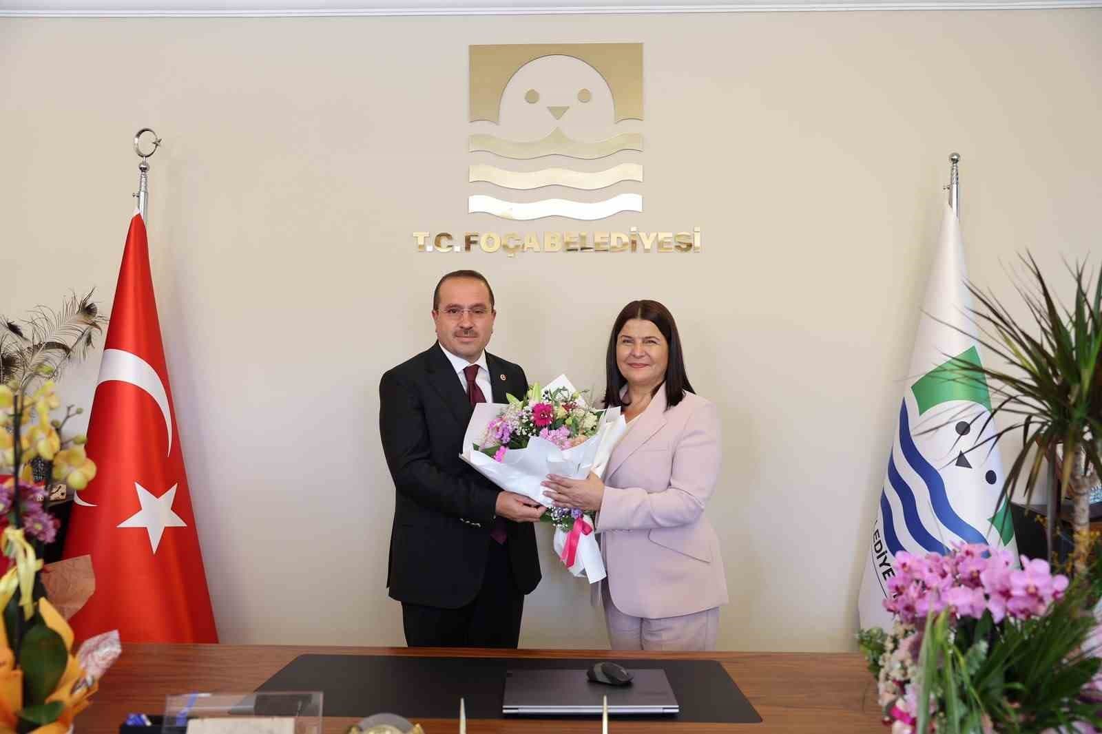 Kırkpınar, Foça Belediye Başkanı Fıçı'yı Ziyaret Etti: AK Belediyecilik Vizyonu Foça'da Hayata Geçecek