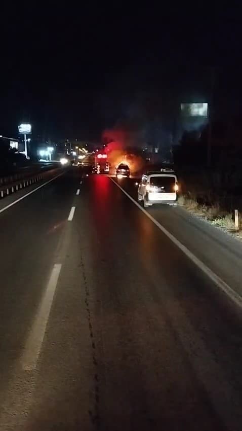 Bursa'da Lüks Araç Yangını: Olay Yerinde Detaylar