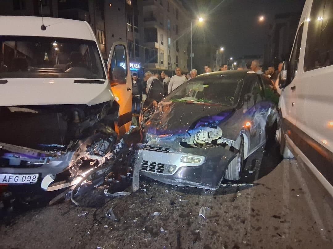 Çerkezköy'de Otomobil ve Minibüs Çarpıştı: Sürücü Alkol Kontrolünde Yakalandı