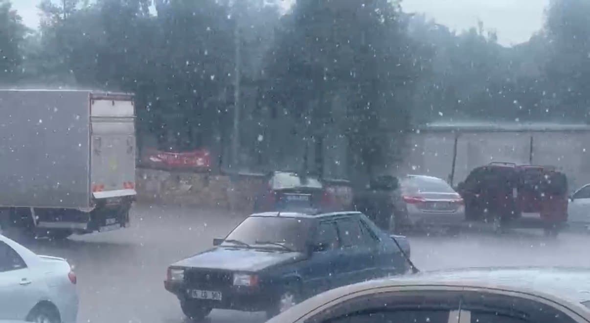 Sivrihisar'da Yoğun Yağmur Etkili Oldu