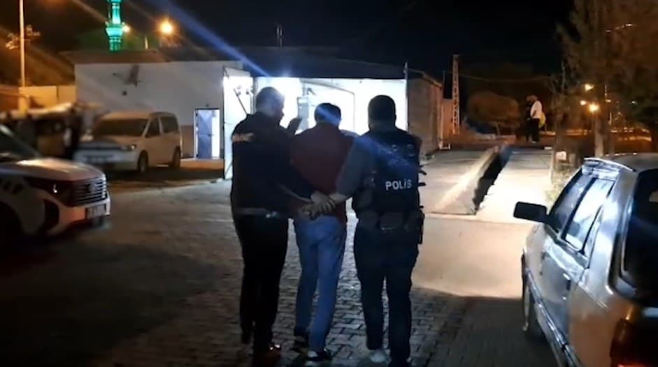 Tatvan'da Uyuşturucu Operasyonu: Araçta 1 Kilo 700 Gram Skunk Ele Geçirildi