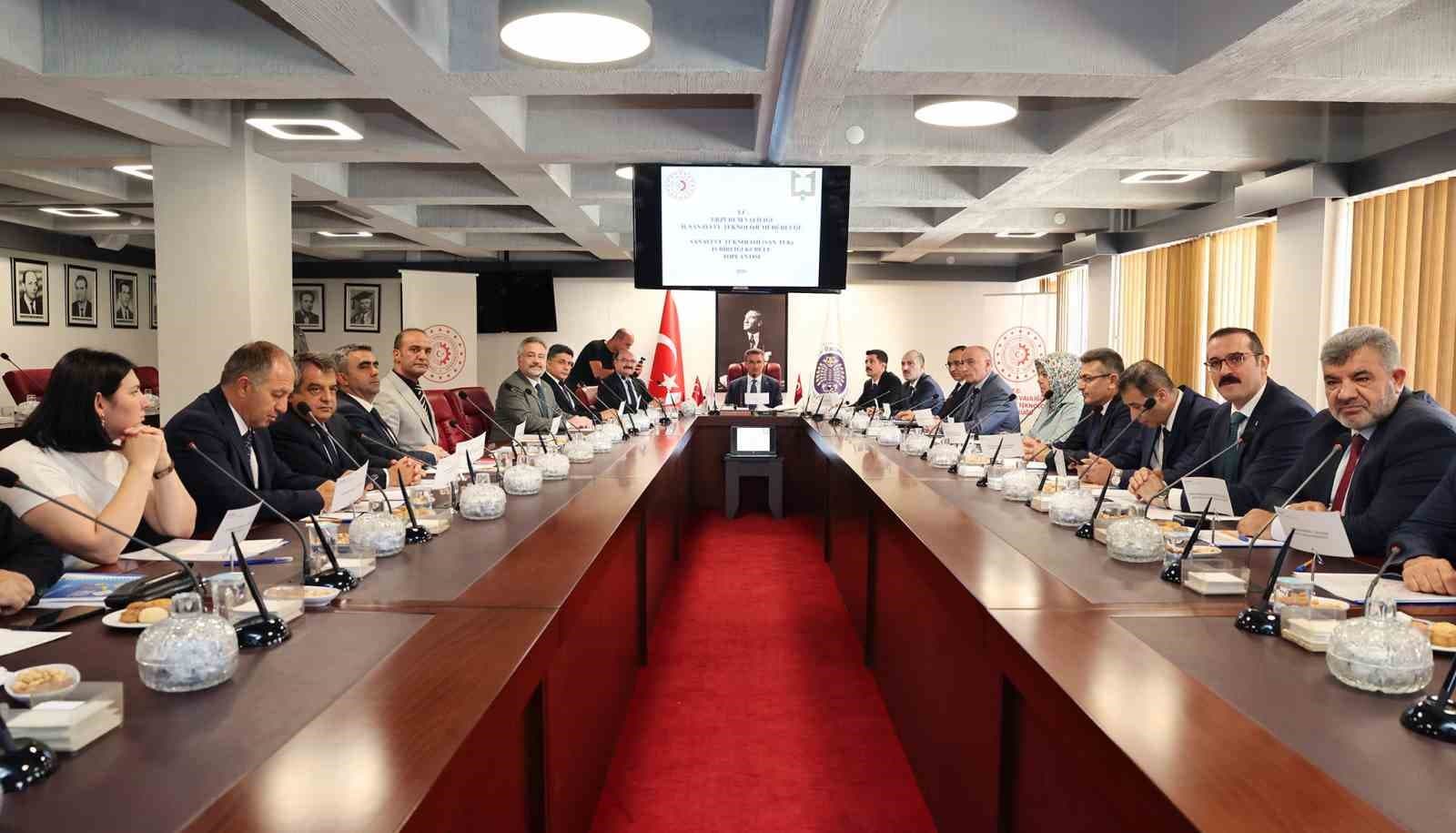 Erzurum'da Sanayi ve Teknoloji İşbirliği Kurulu Toplantısı: Yatırım, İstihdam ve Üniversite-Sanayi Koordinasyonu Stratejisi Belirlendi
