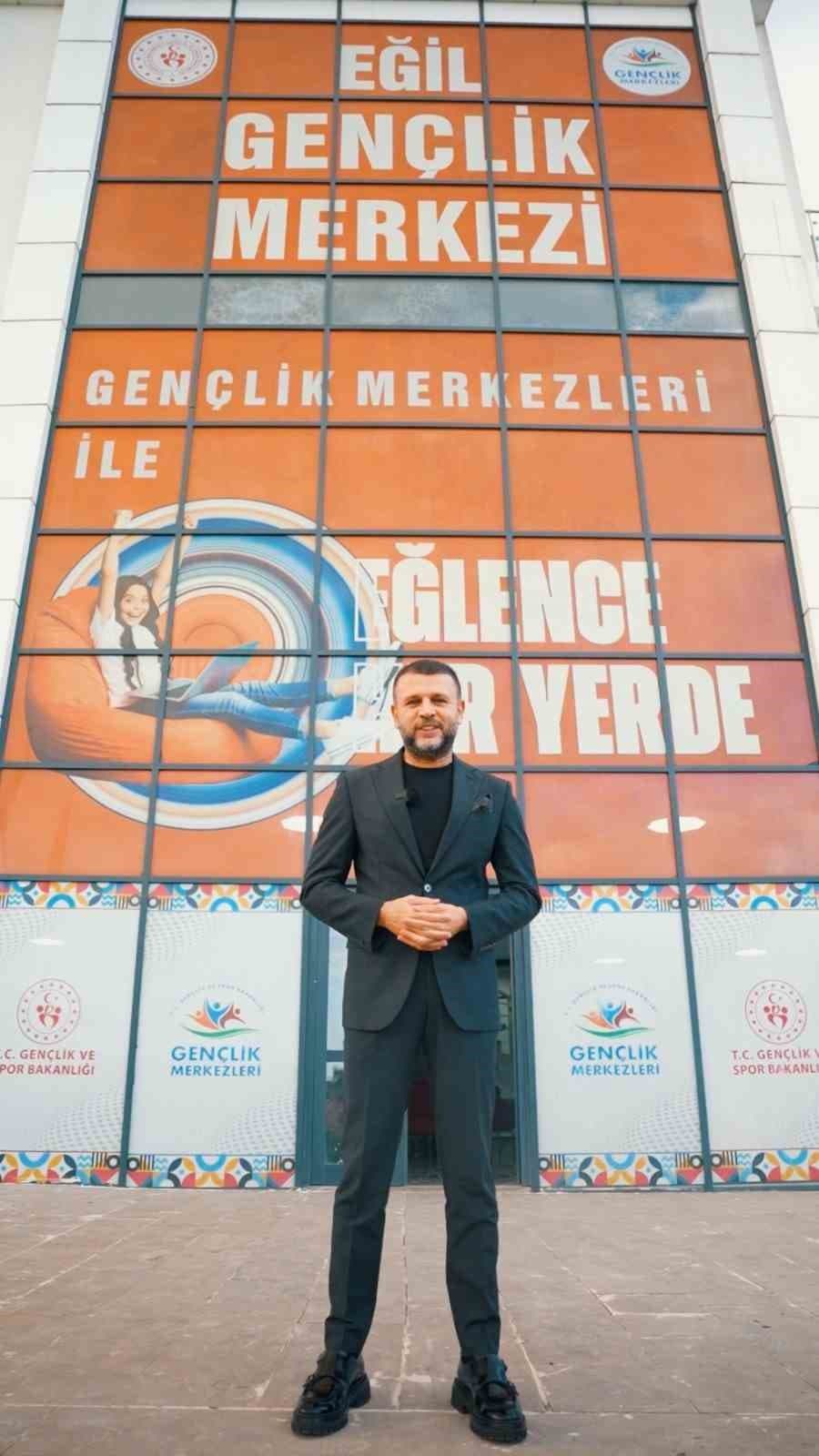 Eğil Belediyesi'nden Üniversite Öğrencilerine Eğitim Desteği Duyurusu
