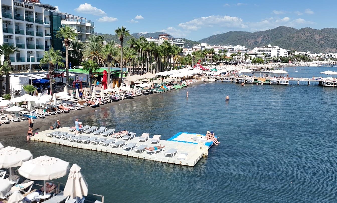 İngiltere'den Marmaris: Yağmurdan Kaçış ve Sıcak Denizin Cazibesi