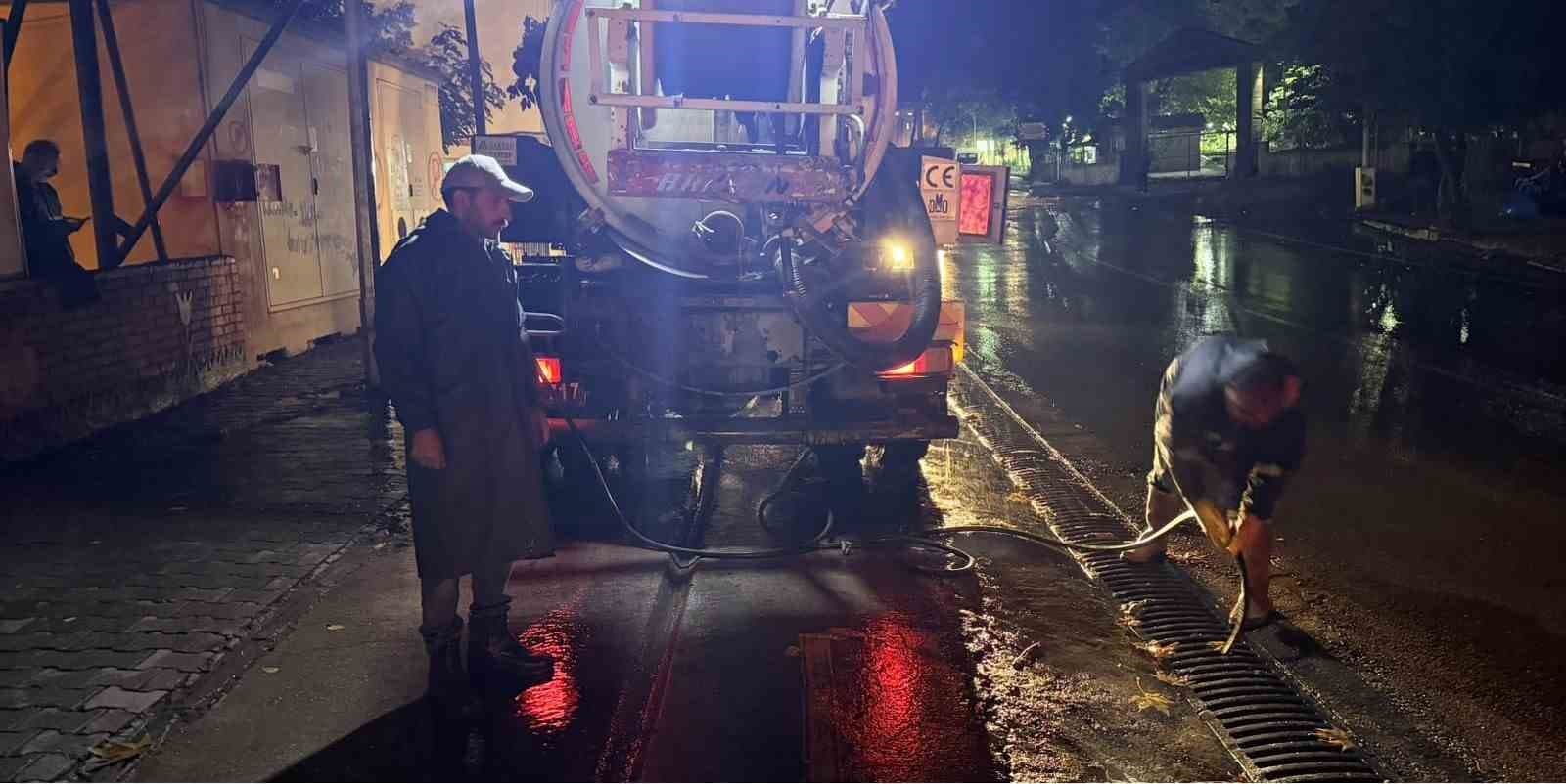Kahta'da Yağışla Yoğun Müdahale: Ekipler 7 Gün 24 Saat Çalışıyor