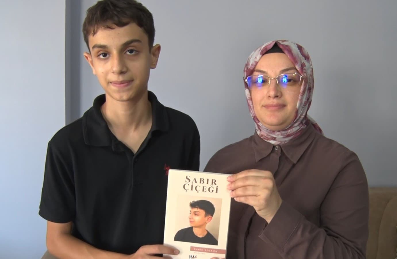 Anne ve Oğulun Kanser Mücadelesi: Şiirler Yoluyla Paylaşılan Deneyimler