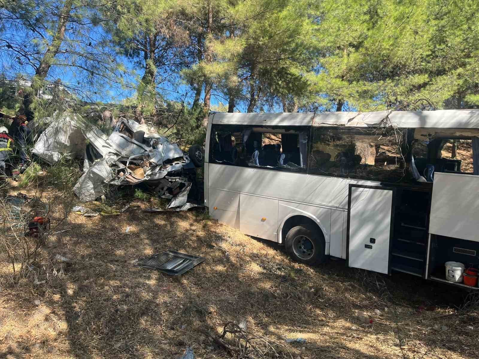 Turist Otobüsü Kazasında Şarampole Uçtu: Bir Kişi Hayatını Kaybetti