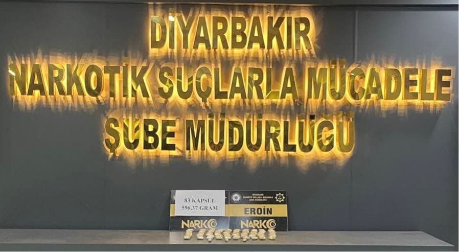 Diyarbakır'da İranlı Şüpheliden Büyük Miktarda Eroin Ele Geçirildi