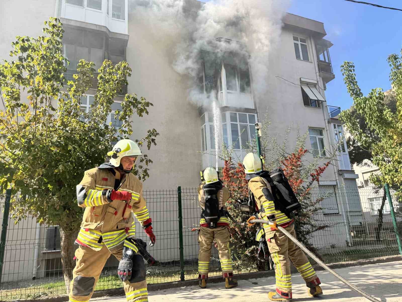 Edirne'de Apartman Dairesinde Yangın Çıktı