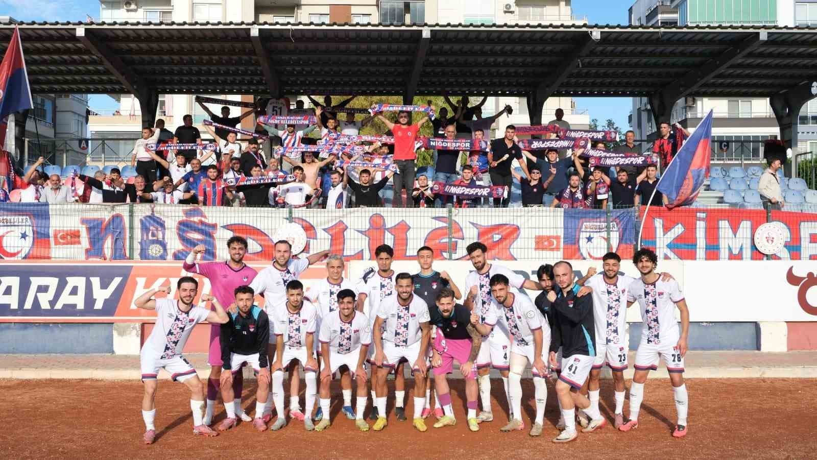 Niğde Belediyespor, Kadın Taraftarlar ve Çocuklara Tribün Erişimi Sağlıyor