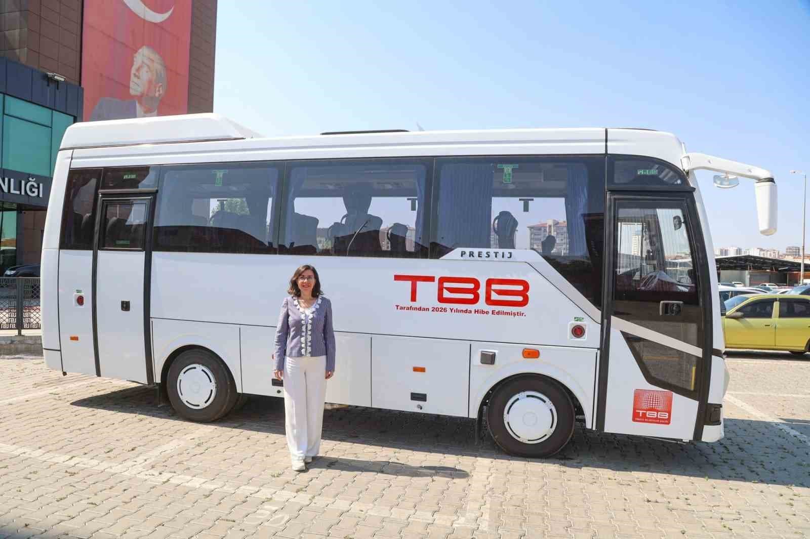 Uşak Belediyesi'ne Hizmet Aracı Hibe Edildi