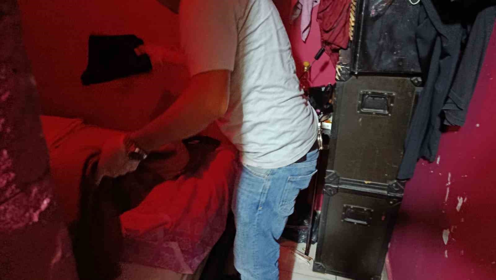 Ankara'da Fuhuş, Göçmen Kaçakçılığı ve İnsan Ticareti Operasyonu: Beş Mekanda 26 Şüpheli Yakalandı