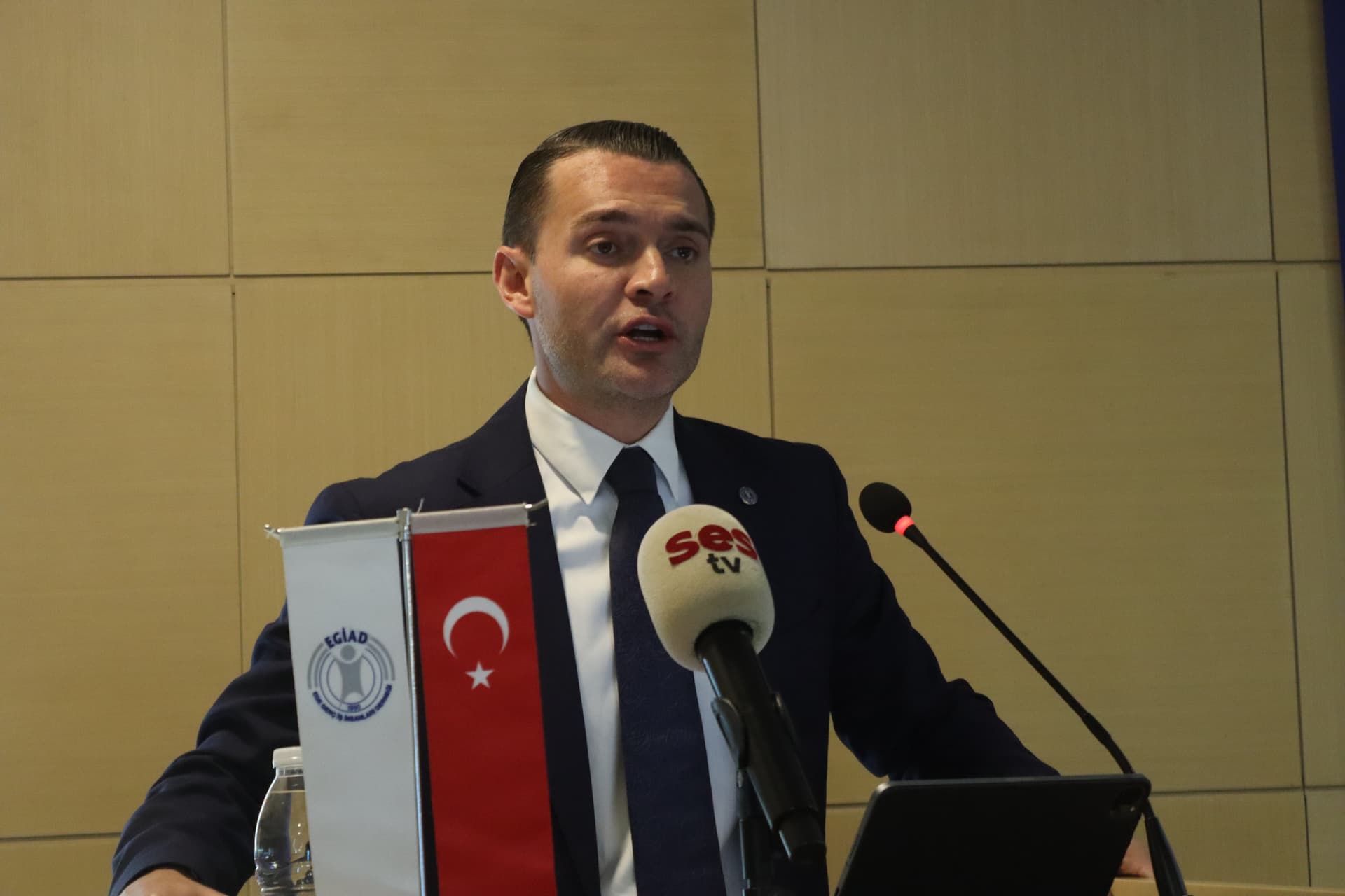 EGİAD: İzmir’de Genç İşsizlik Oranı Türkiye Ortalamasının Üzerinde