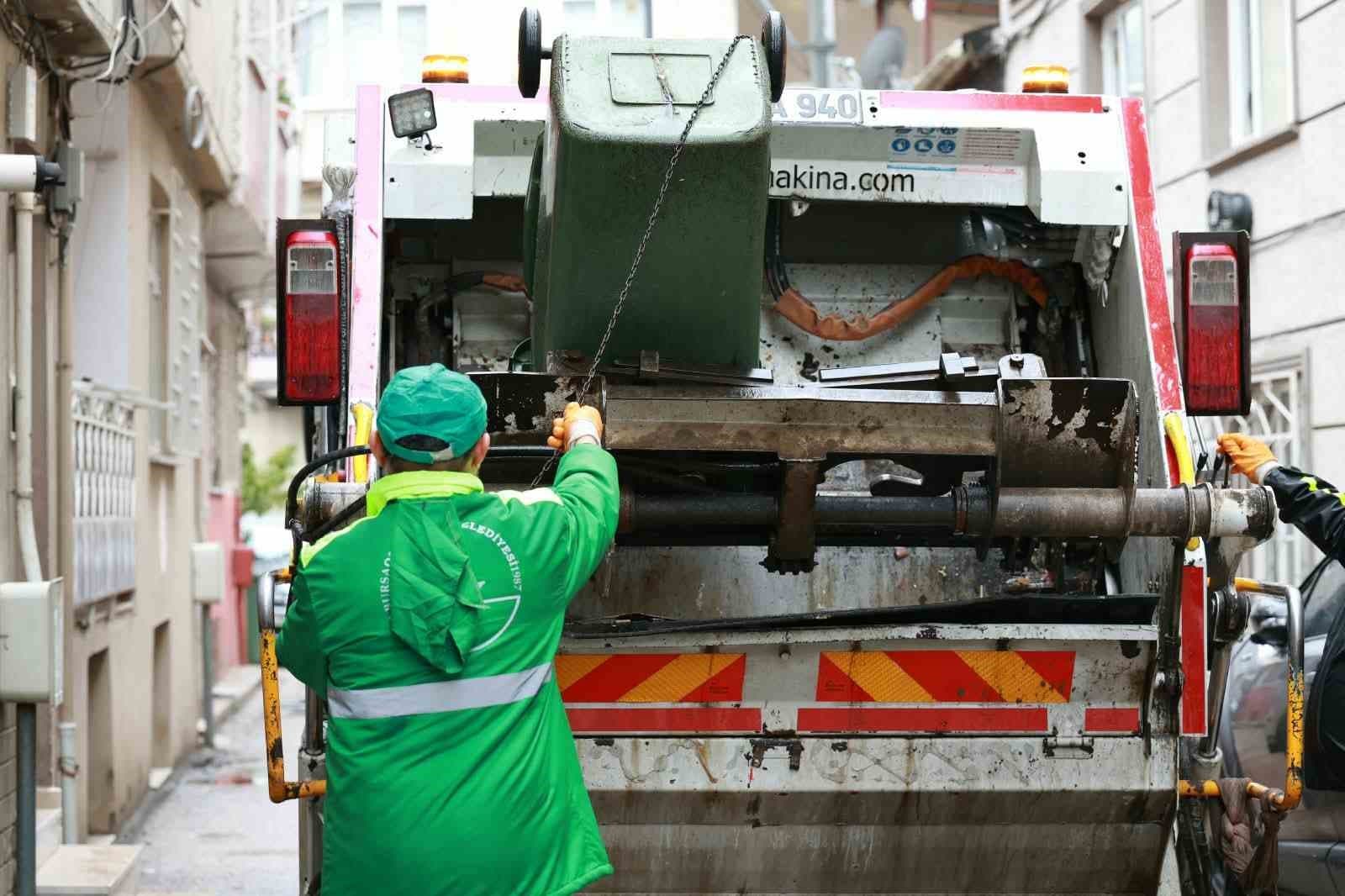 Osmangazi Belediyesi, 7 Gün 24 Saat Kesintisiz Temizlik Hizmeti Veriyor
