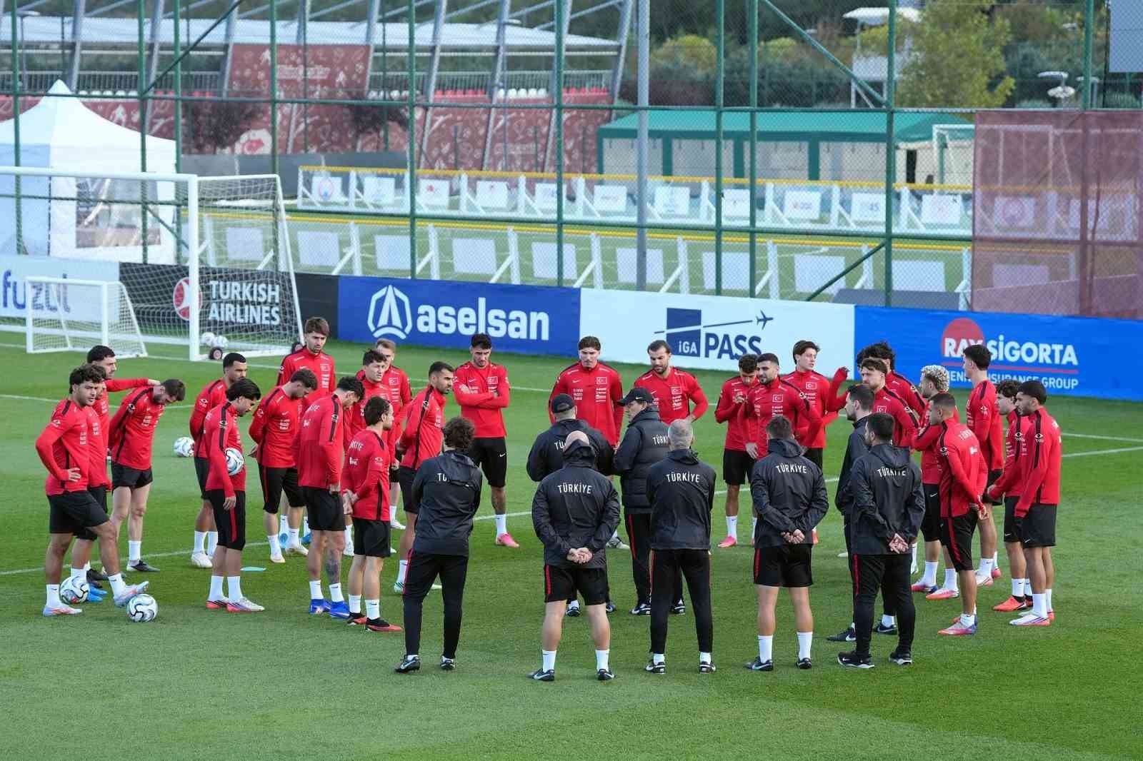 A Milli Takım Belçika Maçı Öncesi Hazırlıklarını Sürdürüyor