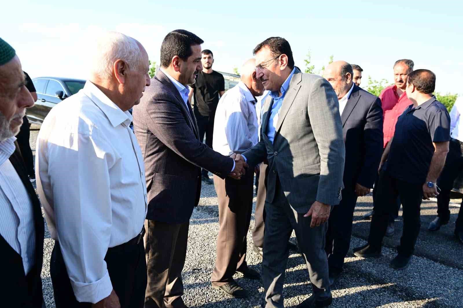 Başkan Taşkın ve Milletvekili Tüfenkci, Mahallelerde Vatandaş Taleplerini Dinledi