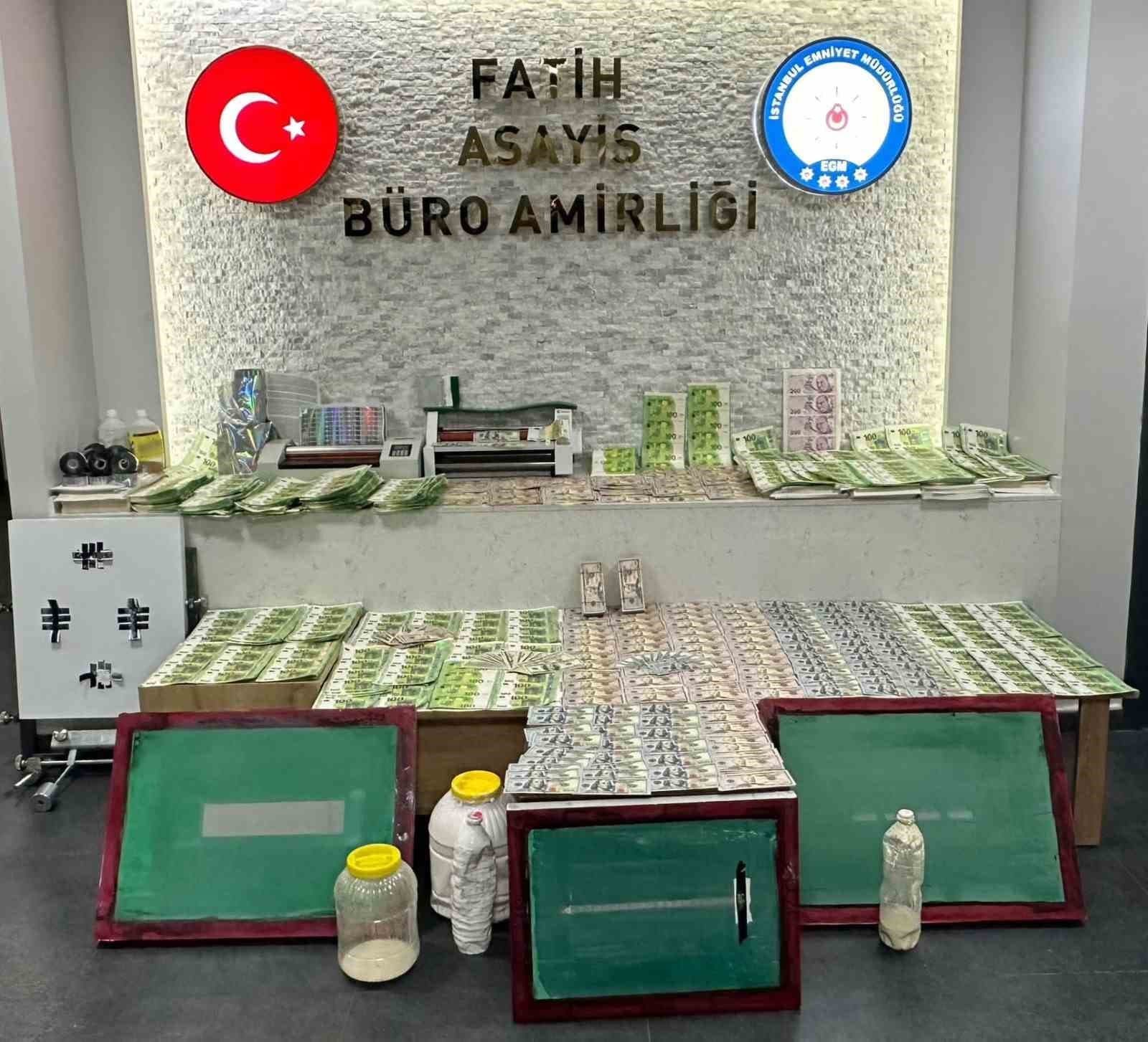 Fatih'te Büyük Sahte Para Operasyonu: Milyonlarca Euro Değerinde Ürün Ele Geçirildi, İki Kişi Gözaltına Alındı